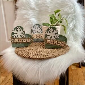 Rustic Holiday Heart Decor Set - Green and White